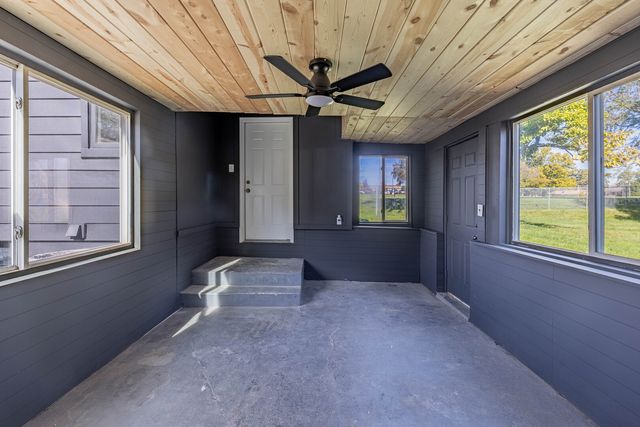 2N579 Bloomingdale Road, Glendale Heights, IL 60139