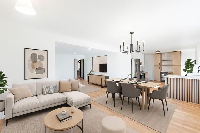 2N579 Bloomingdale Road, Glendale Heights, IL 60139