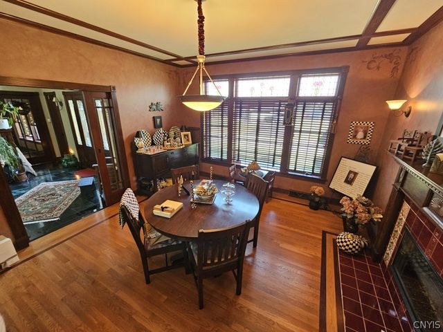 7705 Foxtail Pines, Clay, NY 13090