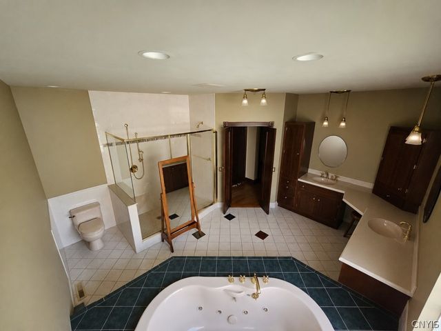 7705 Foxtail Pines, Clay, NY 13090