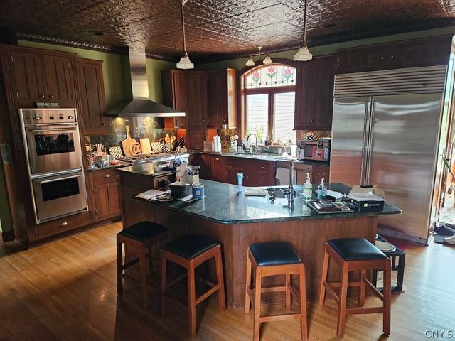 7705 Foxtail Pines, Clay, NY 13090
