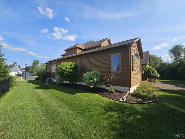 7705 Foxtail Pines, Clay, NY 13090