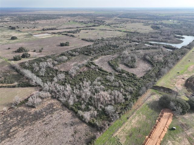 000 Schindler Road, Alleyton, TX 78935