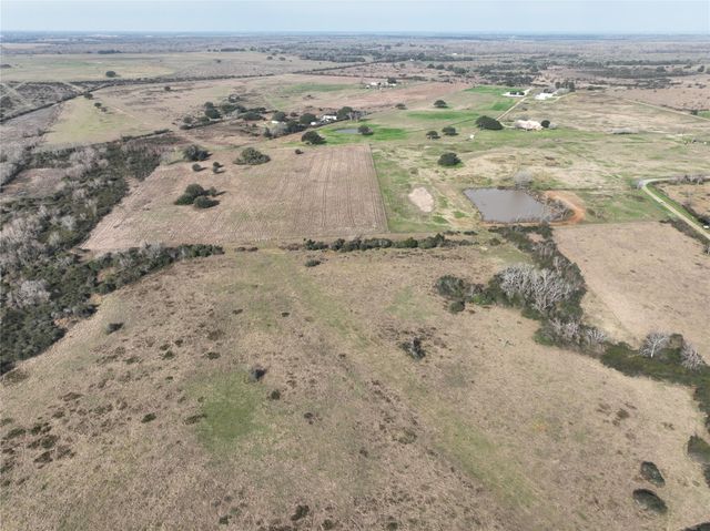 000 Schindler Road, Alleyton, TX 78935