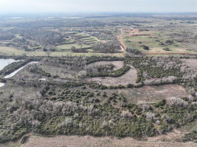 000 Schindler Road, Alleyton, TX 78935