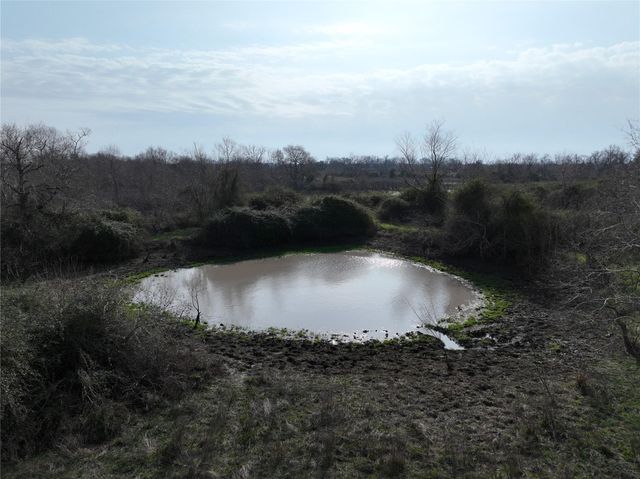 000 Schindler Road, Alleyton, TX 78935