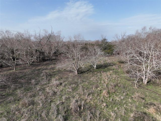 000 Schindler Road, Alleyton, TX 78935