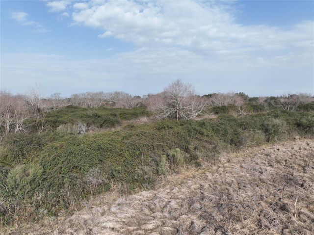 000 Schindler Road, Alleyton, TX 78935