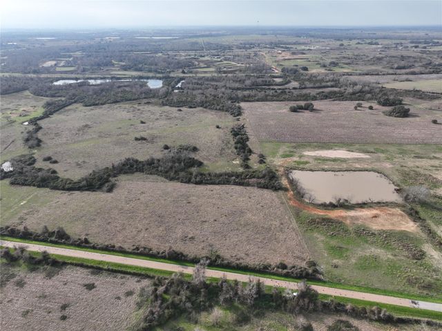 000 Schindler Road, Alleyton, TX 78935