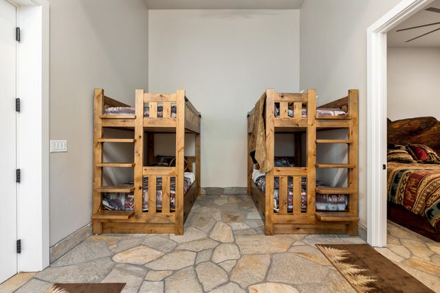8499 Simmons Road, Redding, CA 96001