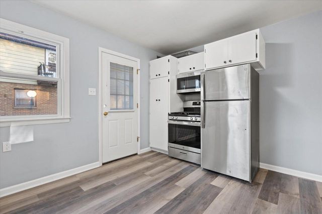 440 Gascoigne DRIVE, Waukesha, WI 53188