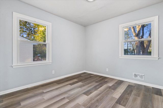 440 Gascoigne DRIVE, Waukesha, WI 53188