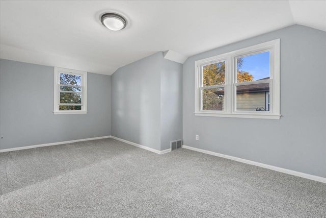 440 Gascoigne DRIVE, Waukesha, WI 53188