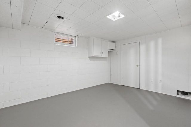 440 Gascoigne DRIVE, Waukesha, WI 53188