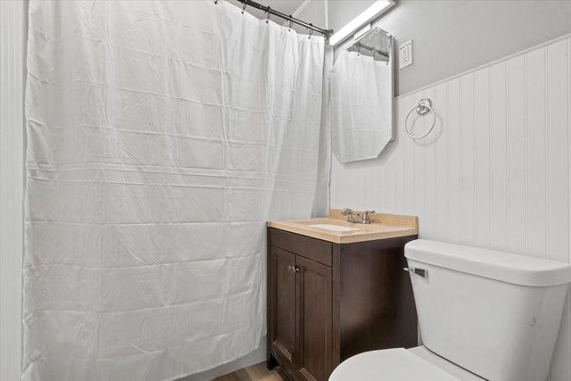 440 Gascoigne DRIVE, Waukesha, WI 53188