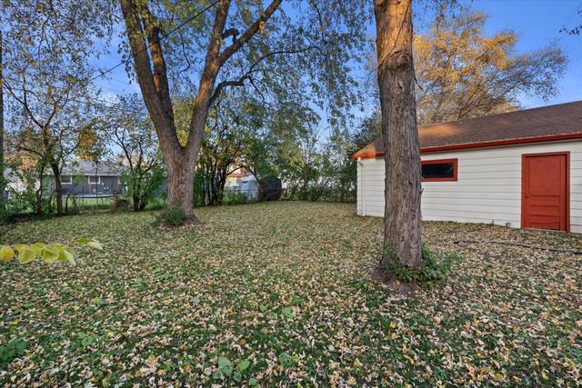440 Gascoigne DRIVE, Waukesha, WI 53188