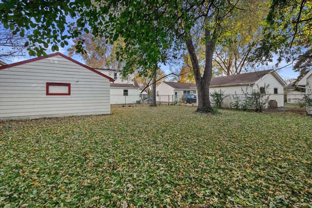 440 Gascoigne DRIVE, Waukesha, WI 53188