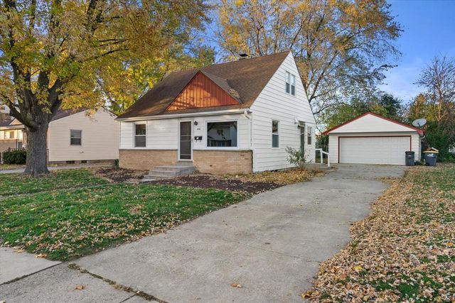 440 Gascoigne DRIVE, Waukesha, WI 53188
