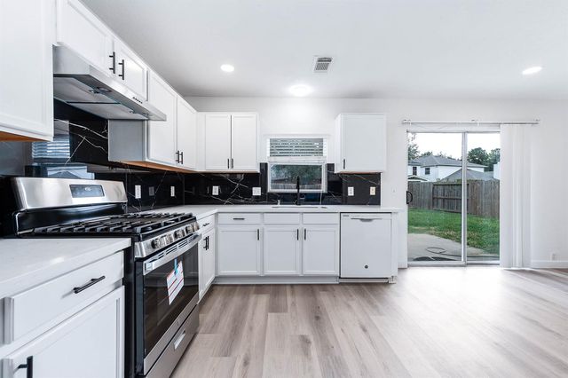 10218 Peridot Cove, Houston, TX 77095