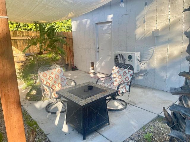 1962 E Baristo Road, Palm Springs, CA 92262