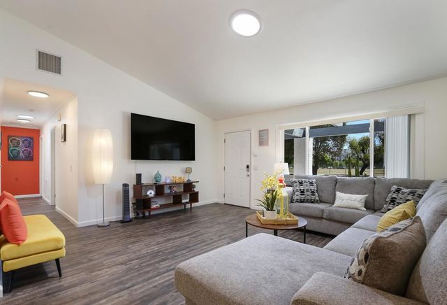 1962 E Baristo Road, Palm Springs, CA 92262