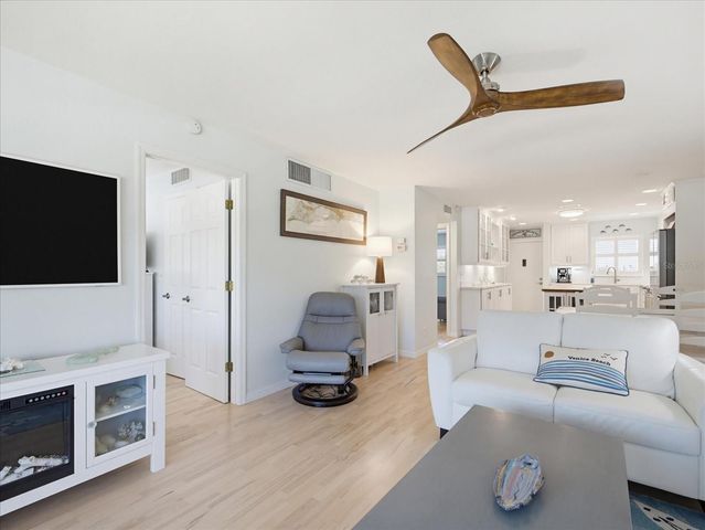 101 PARK BOULEVARD S 307, Venice, FL 34285