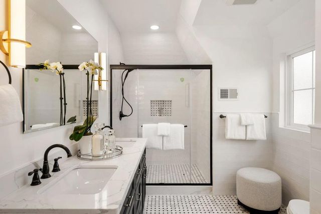 1476 Drake Avenue, Burlingame, CA 94010