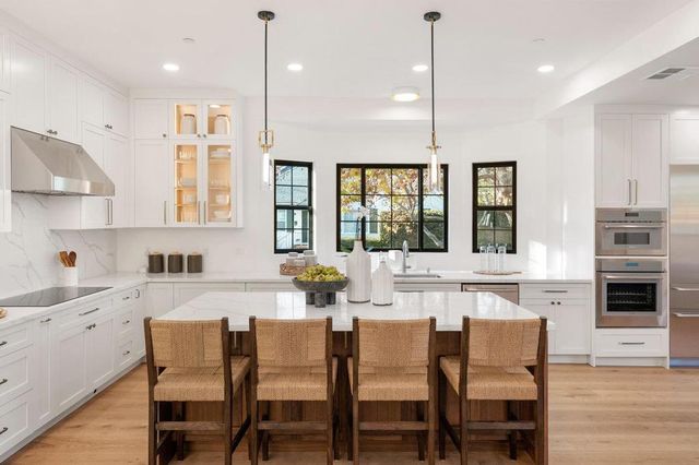 1476 Drake Avenue, Burlingame, CA 94010