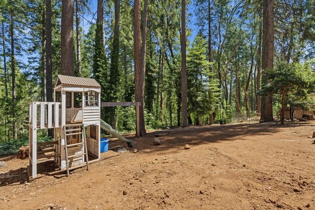 2792 Loyal Ln, Pollock Pines, CA 95726