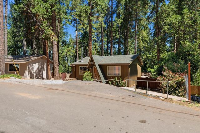 2792 Loyal Ln, Pollock Pines, CA 95726