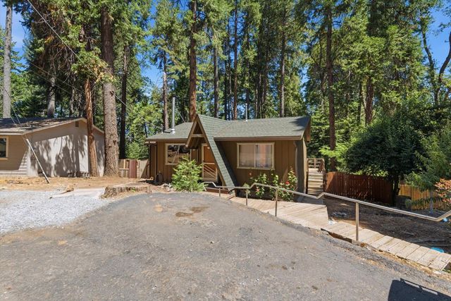 2792 Loyal Ln, Pollock Pines, CA 95726