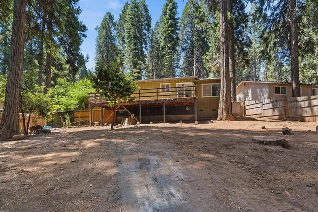 2792 Loyal Ln, Pollock Pines, CA 95726