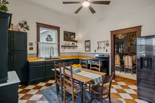 1115 S High St, Columbia, TN 38401