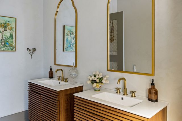 1115 S High St, Columbia, TN 38401