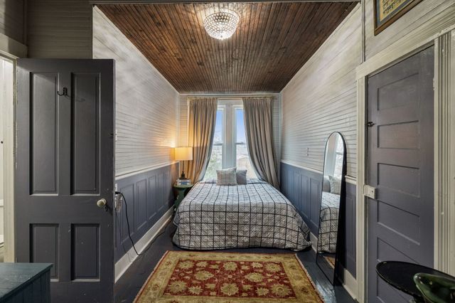 1115 S High St, Columbia, TN 38401