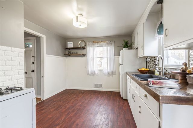 266 Brayton Road, Greece, NY 14616