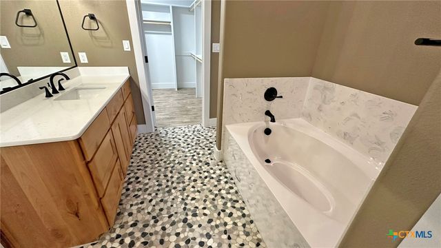 1524 Cottonwood Mesa Drive, Kempner, TX 76539