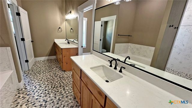 1524 Cottonwood Mesa Drive, Kempner, TX 76539