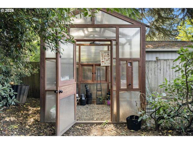 1838 Ne 113TH Ave, Portland, OR 97220