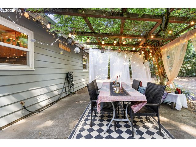 1838 Ne 113TH Ave, Portland, OR 97220