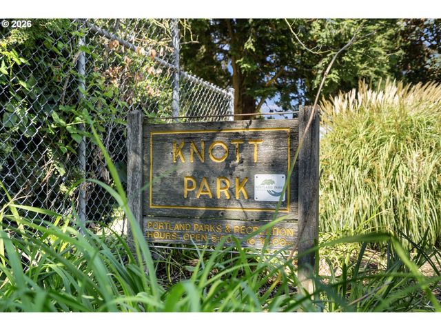 1838 Ne 113TH Ave, Portland, OR 97220