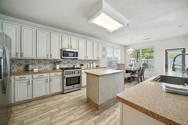 24214 Pine Canyon Falls Circle, Tomball, TX 77375