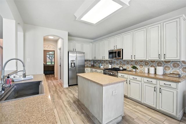 24214 Pine Canyon Falls Circle, Tomball, TX 77375