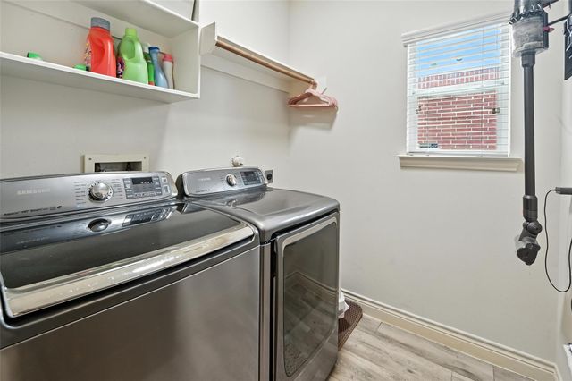 24214 Pine Canyon Falls Circle, Tomball, TX 77375