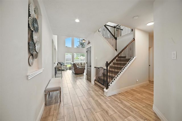 24214 Pine Canyon Falls Circle, Tomball, TX 77375
