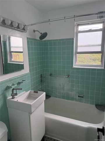 33 E Grand Street C3C, Mount Vernon, NY 10552