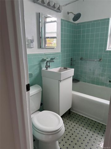 33 E Grand Street C3C, Mount Vernon, NY 10552