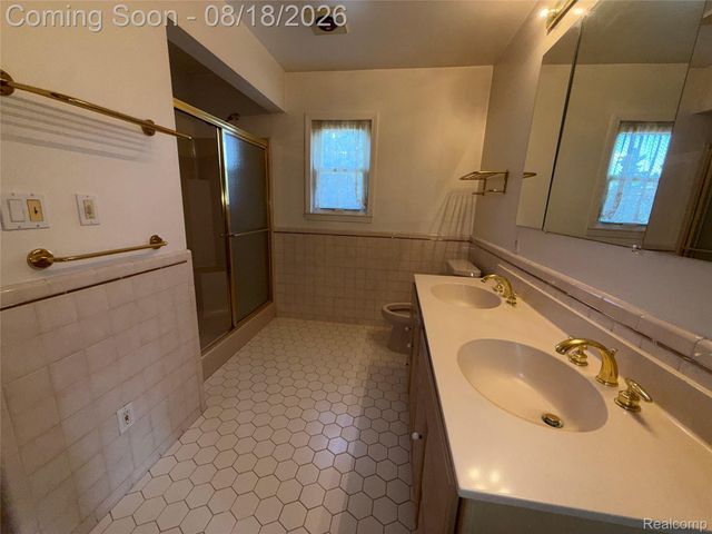 1407 Nowlin Street, Dearborn, MI 48124