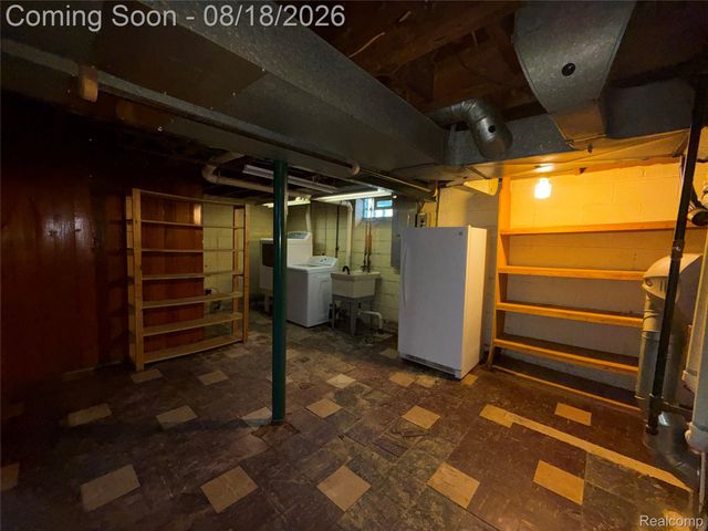 1407 Nowlin Street, Dearborn, MI 48124