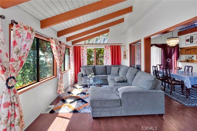 30772 Knoll View, Running Springs, CA 92382